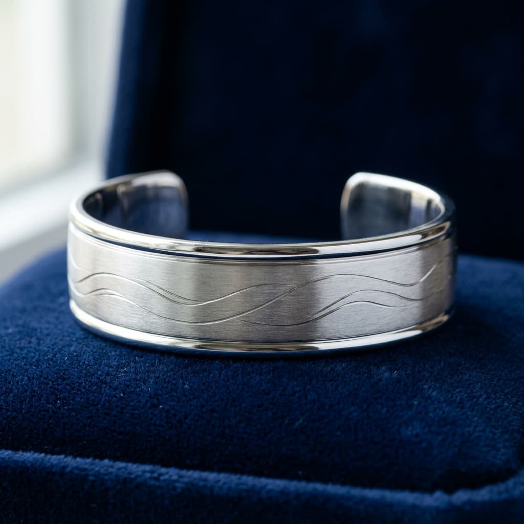 Deep Sea Cuff detail 1